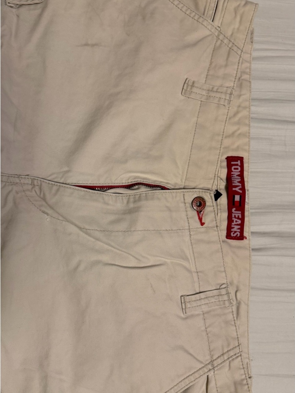 Tommy Hilfiger CargoCream Chino Pants with Red Logo Accents